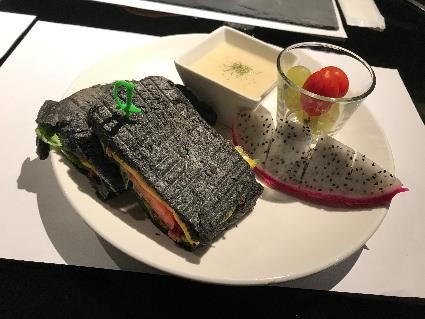 朝ごはんメニュー 洋式:鴨賞入りサンドイッチ