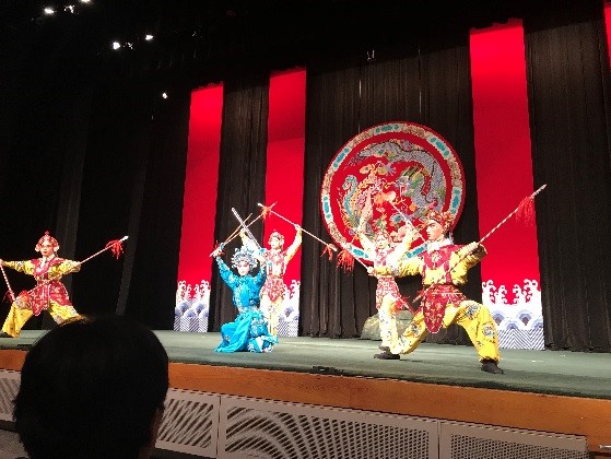 そして、こちらのタイペイ・アイでは、なんと上演中の写真撮影OKなんです! (動画撮影とフラッシュ撮影は禁止です。もちろん自撮りなども控えましょう)