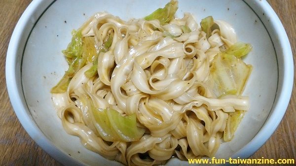 賈以食日-焼椒麺　麺