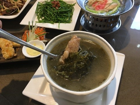 「美濃客家菜」（大中店）　スープ