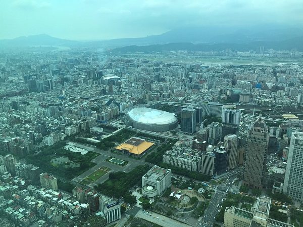 台北101　展望台　国父記念館の前の池、iPhoneっぽい