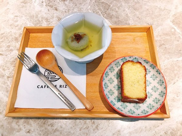 Cafe de Riz　米販咖啡　期間限定の金木犀（桂花）と緑茶の冷製湯圓、店内で売られているパウンドケーキを頂きました