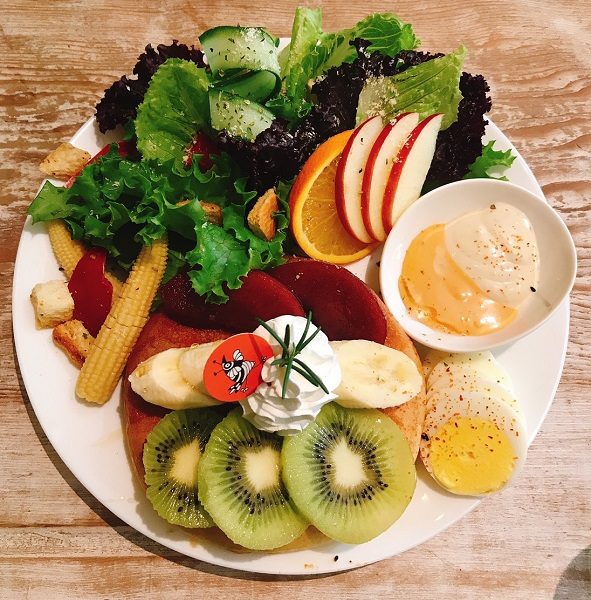 貳拾陸巷　Somebody Café　季節のフルーツのパンケーキ