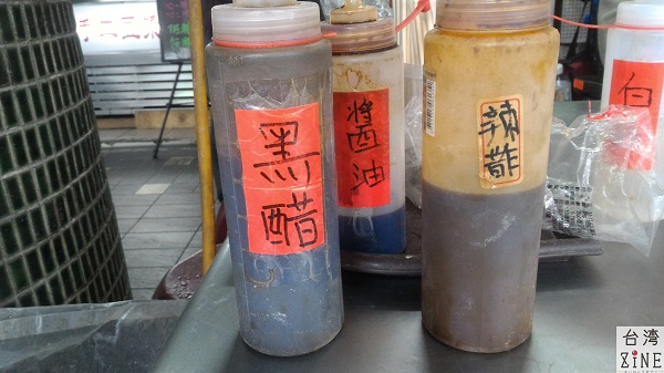 圓圓小籠湯包 醤油入れもベトベトしていました