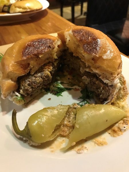 Oldies Burger 新美式文化料理 瑪雅日出 お肉たっぷり