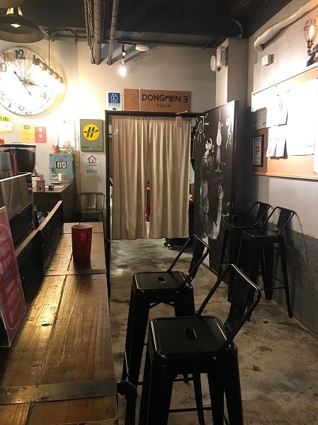 TWO SHOTS COFFEE 東門店 ドリンクインスペース