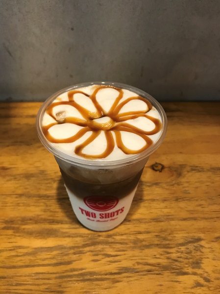 キャラメルマキアート(焦糖瑪琪朵) 75元 TWO SHOTS COFFEE 東門店