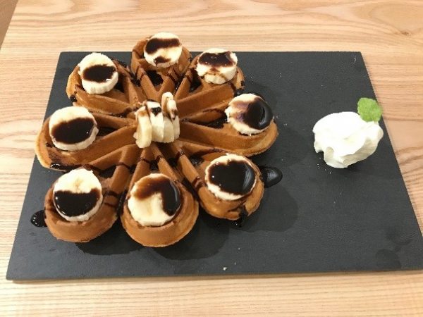 CAFE FUGU Roasters 餅入りパンケーキ