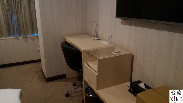 YOMI HOTEL(優美飯店)優美ホテル デスク