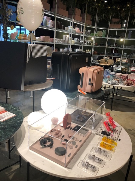 Paper & Tea 柏林選茶 スーツケースも販売中