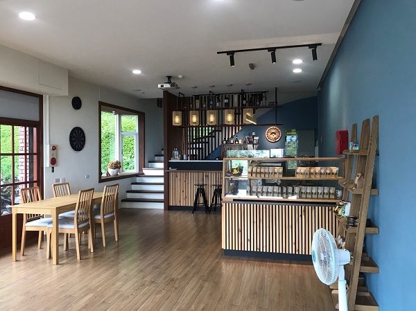 環山雅築 Mountain Lodge 1階ロビー