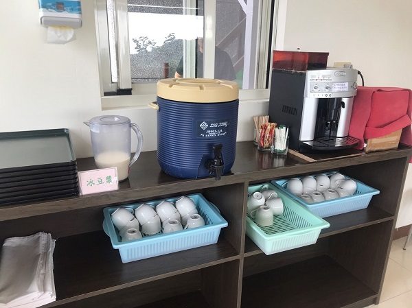 環山雅築 Mountain Lodge 朝食の飲み物はお代わり自由