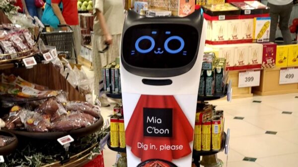 台北101の地下スーパーにいる猫型ロボット